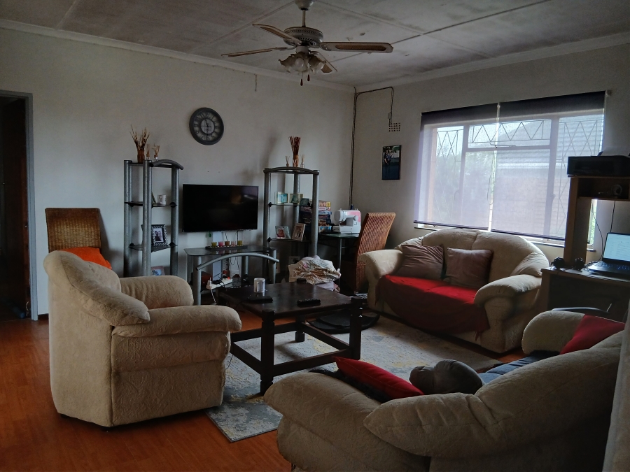 3 Bedroom Property for Sale in Summerpride Eastern Cape